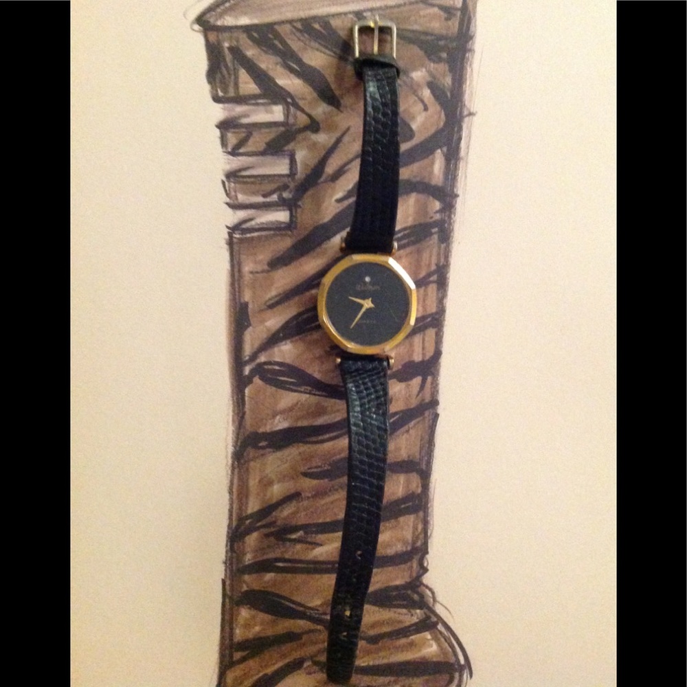 2/$40🫶🏻VINTAGE/DIAMOND WATCH Genuine black leather w a tiny Genuine Diamond